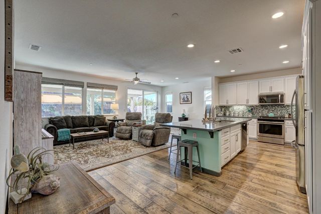 241 Ryans Ln, Grass Valley, CA 95945