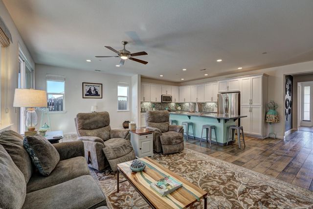 241 Ryans Ln, Grass Valley, CA 95945