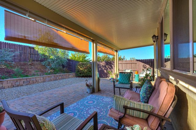 241 Ryans Ln, Grass Valley, CA 95945