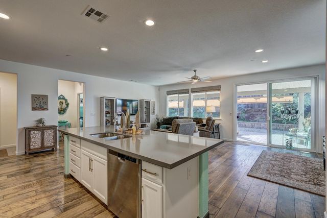 241 Ryans Ln, Grass Valley, CA 95945