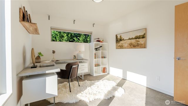 3245 21st Avenue W, Seattle, WA 98199