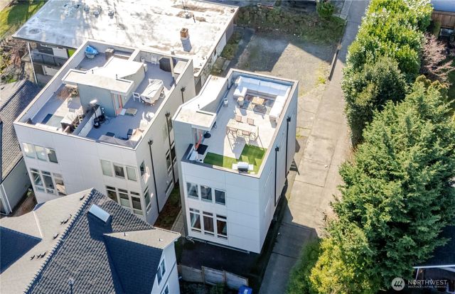 3245 21st Avenue W, Seattle, WA 98199