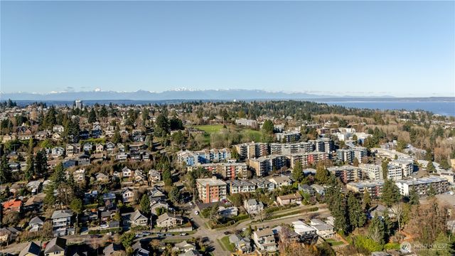 3245 21st Avenue W, Seattle, WA 98199