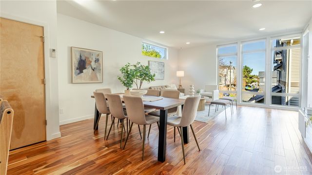 3245 21st Avenue W, Seattle, WA 98199