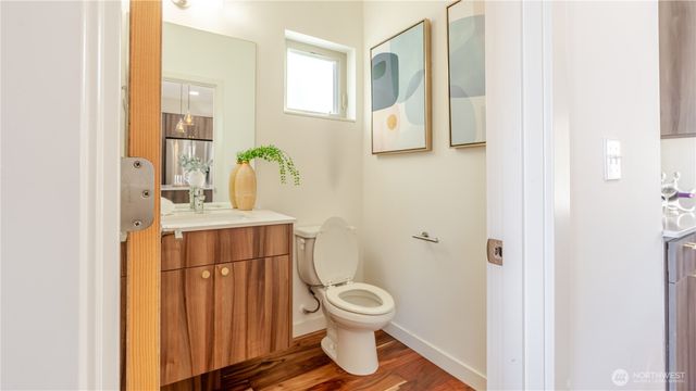 3245 21st Avenue W, Seattle, WA 98199