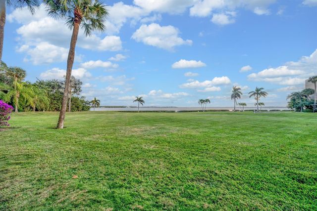 3492 NE Causeway Boulevard 103, Jensen Beach, FL 34957