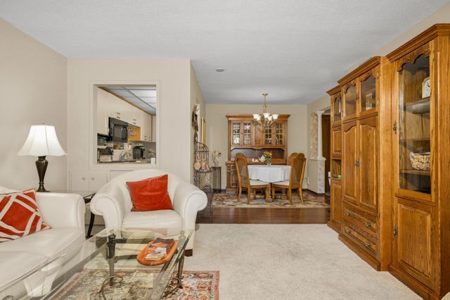 4120 Parklawn Avenue 222, Edina, MN 55435
