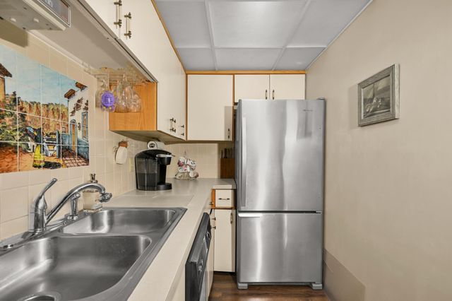 4120 Parklawn Avenue 222, Edina, MN 55435