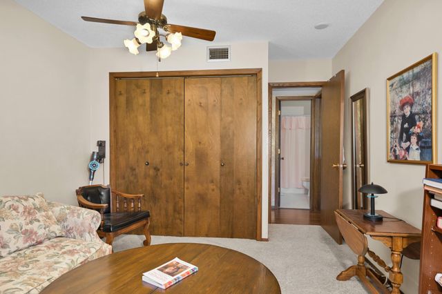 4120 Parklawn Avenue 222, Edina, MN 55435