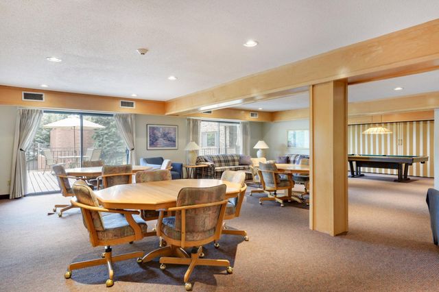 4120 Parklawn Avenue 222, Edina, MN 55435