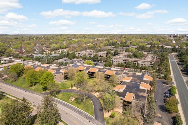 4120 Parklawn Avenue 222, Edina, MN 55435
