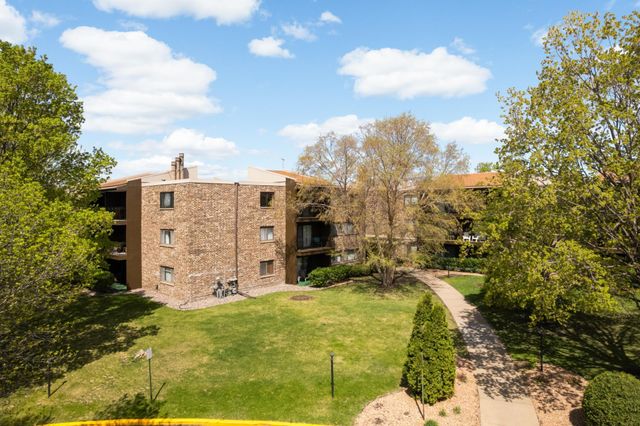 4120 Parklawn Avenue 222, Edina, MN 55435
