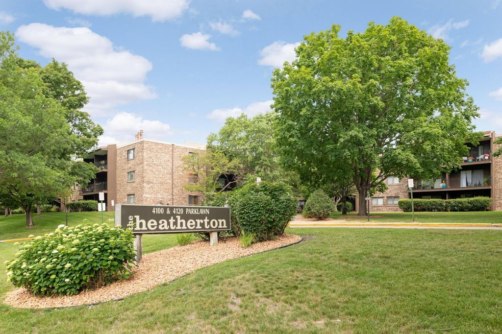 4120 Parklawn Avenue 222, Edina, MN 55435