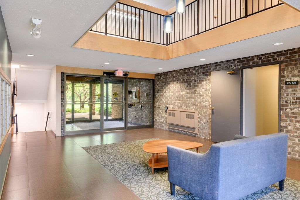 4120 Parklawn Avenue 222, Edina, MN 55435 — photo 2