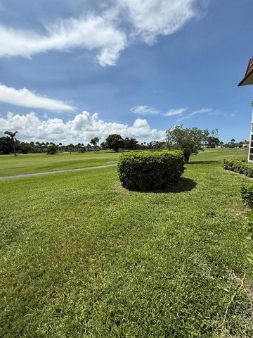33 Pine Arbor Lane 102, Vero Beach, FL 32962
