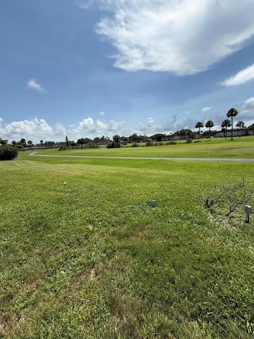33 Pine Arbor Lane 102, Vero Beach, FL 32962