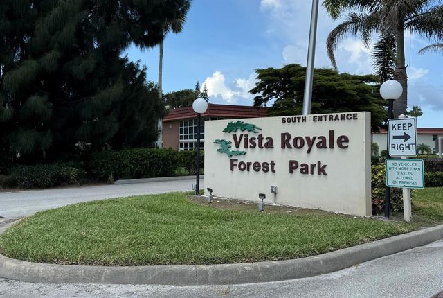 33 Pine Arbor Lane 102, Vero Beach, FL 32962