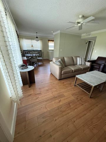 33 Pine Arbor Lane 102, Vero Beach, FL 32962
