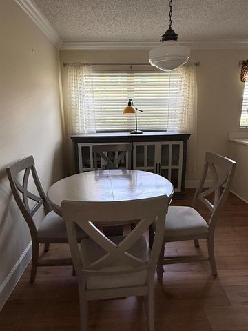 33 Pine Arbor Lane 102, Vero Beach, FL 32962