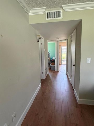 33 Pine Arbor Lane 102, Vero Beach, FL 32962