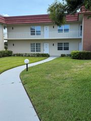 33 Pine Arbor Lane 102, Vero Beach, FL 32962