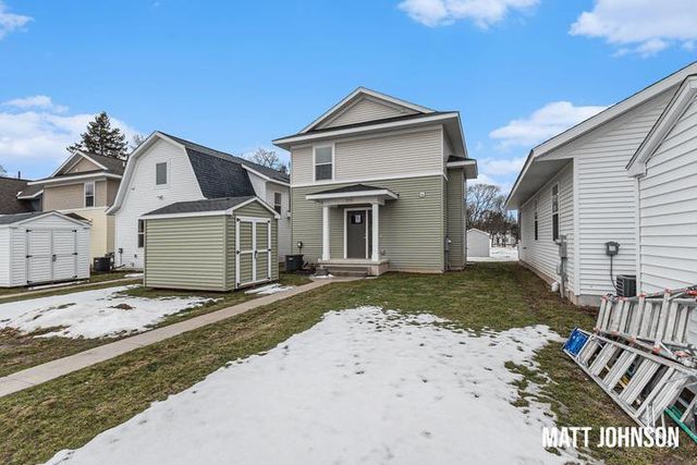 2105 Willard Avenue, Grand Rapids, MI 49507