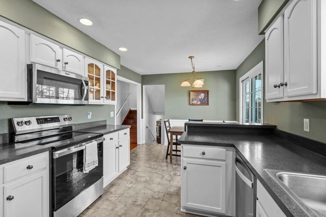 942 Hopewell Lane, Apple Valley, MN 55124