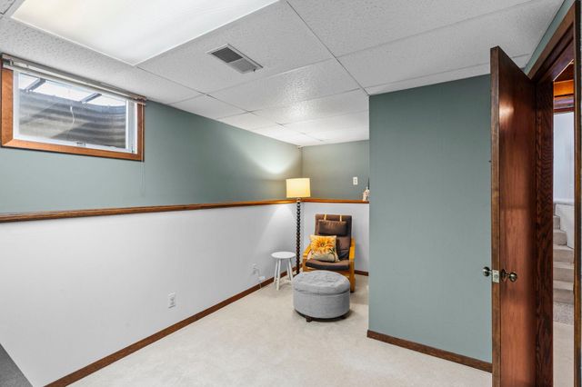 942 Hopewell Lane, Apple Valley, MN 55124