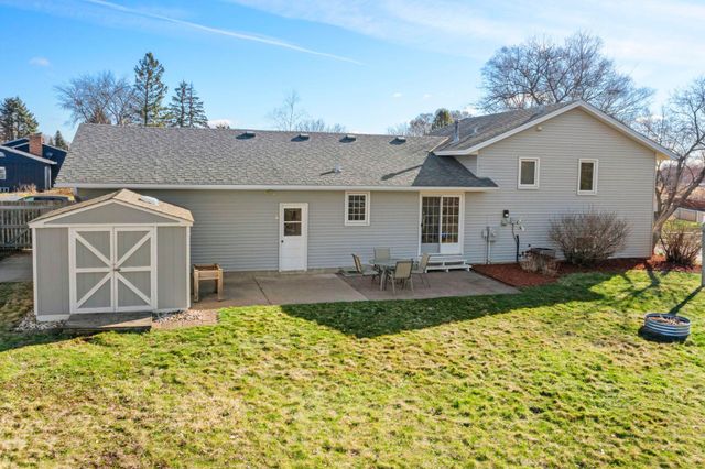 942 Hopewell Lane, Apple Valley, MN 55124