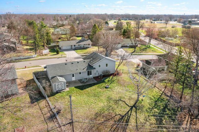942 Hopewell Lane, Apple Valley, MN 55124
