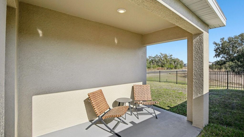 Image 30 of property listing at 8308 RIVERBEND RISE LANE, Tampa, FL 33619