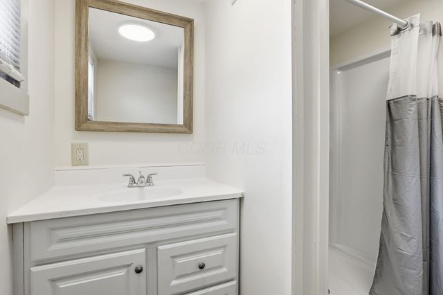 910 E Paint Street, Washington Court House, OH 43160