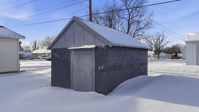 910 E Paint Street, Washington Court House, OH 43160