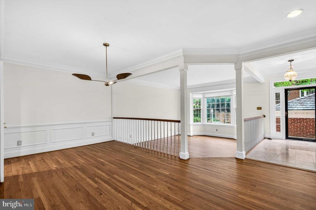 Image 10 of property listing at 8016 QUARRY RIDGE WAY, Bethesda, MD 20817