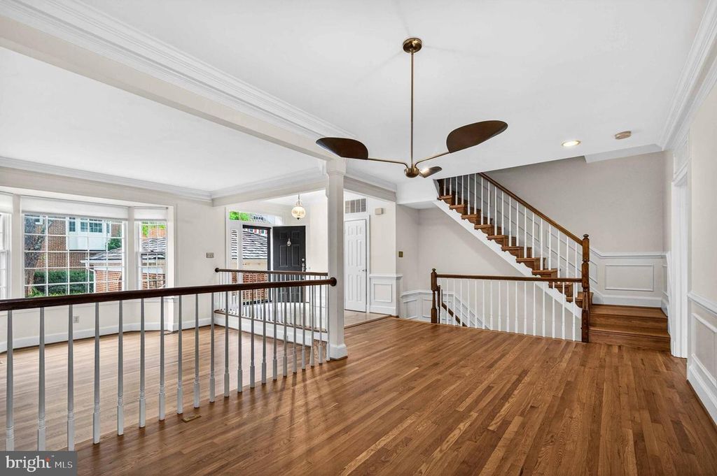 Image 11 of property listing at 8016 QUARRY RIDGE WAY, Bethesda, MD 20817