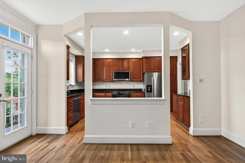 Image 15 of property listing at 8016 QUARRY RIDGE WAY, Bethesda, MD 20817