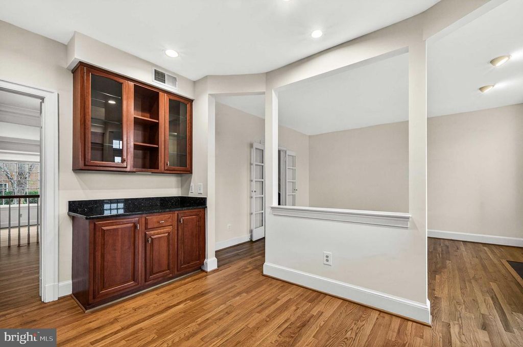 Image 16 of property listing at 8016 QUARRY RIDGE WAY, Bethesda, MD 20817
