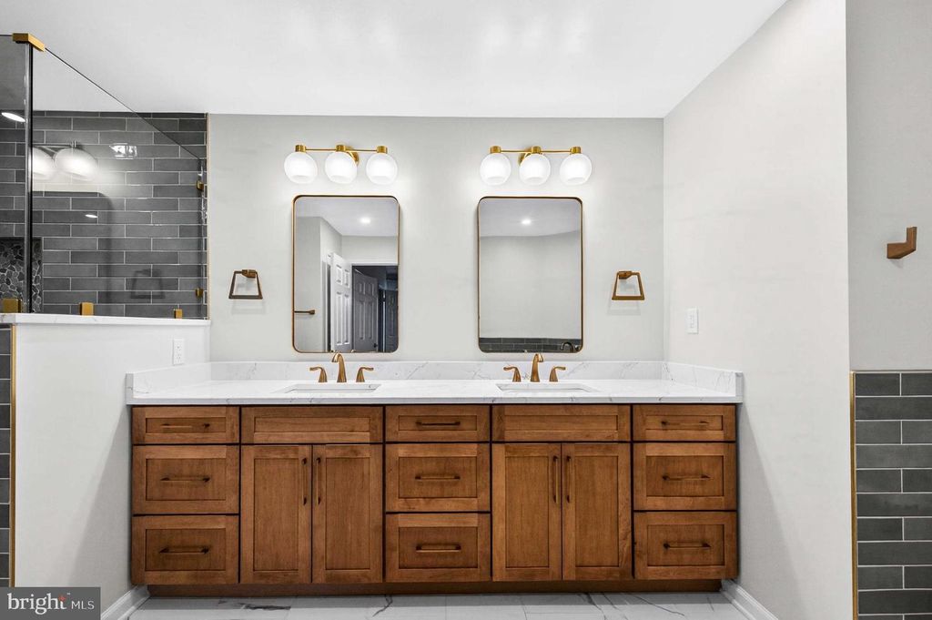 Image 28 of property listing at 8016 QUARRY RIDGE WAY, Bethesda, MD 20817