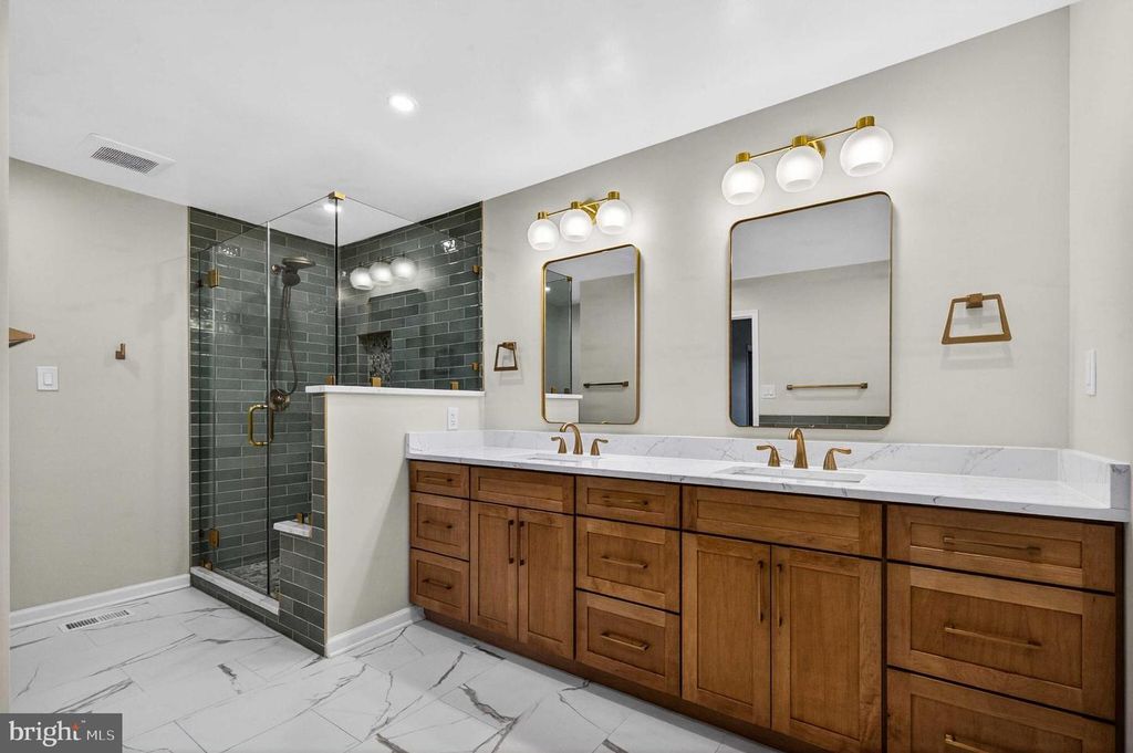 Image 29 of property listing at 8016 QUARRY RIDGE WAY, Bethesda, MD 20817