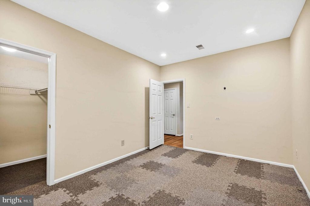 Image 53 of property listing at 8016 QUARRY RIDGE WAY, Bethesda, MD 20817