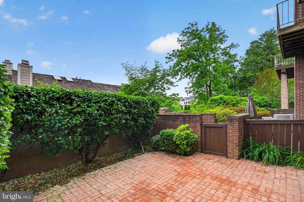 Image 57 of property listing at 8016 QUARRY RIDGE WAY, Bethesda, MD 20817