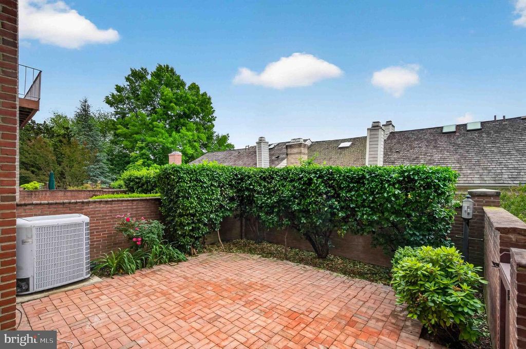Image 58 of property listing at 8016 QUARRY RIDGE WAY, Bethesda, MD 20817