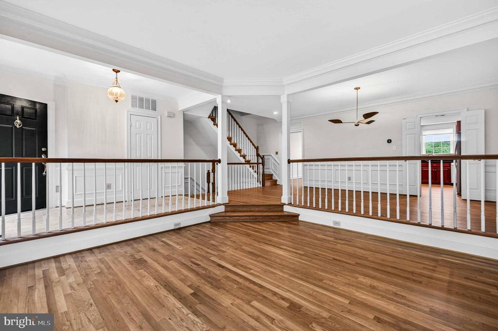 Image 9 of property listing at 8016 QUARRY RIDGE WAY, Bethesda, MD 20817