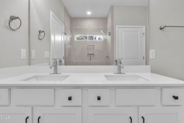 127 Luther Drive Mvg26, Graham, NC 27253