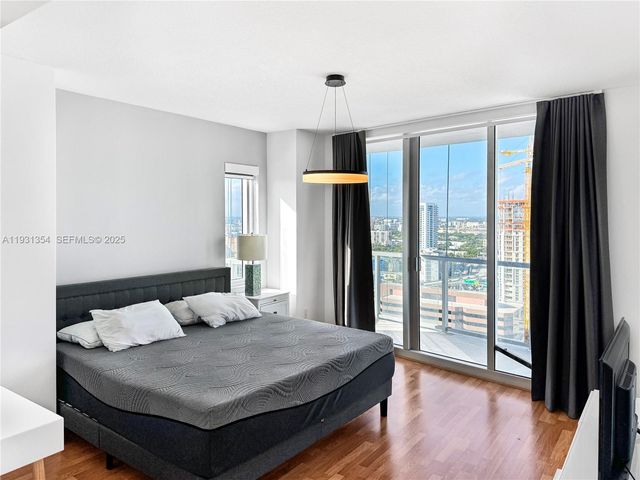 185 SW 7th St 2701, Miami, FL 33130