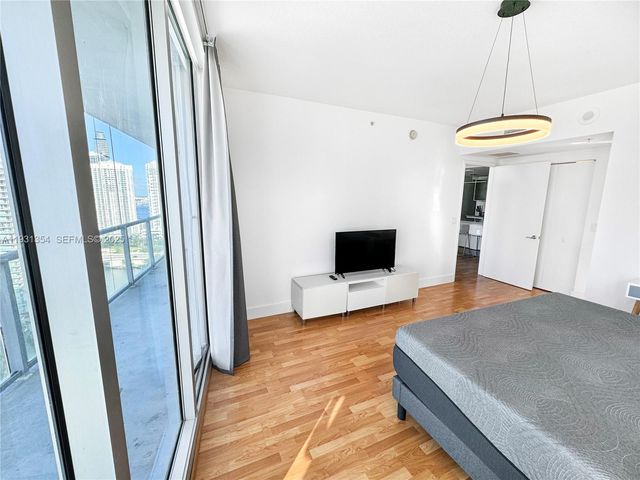 185 SW 7th St 2701, Miami, FL 33130