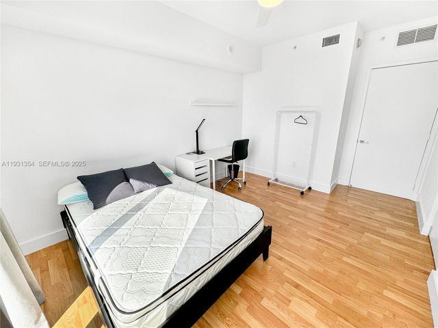 185 SW 7th St 2701, Miami, FL 33130