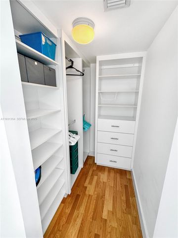 185 SW 7th St 2701, Miami, FL 33130