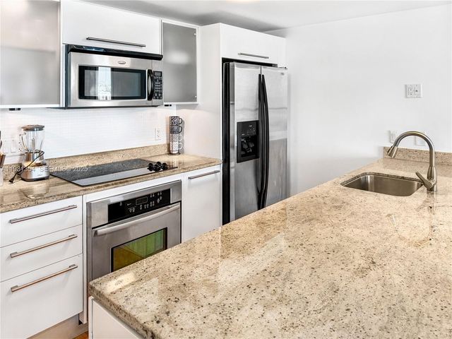 185 SW 7th St 2701, Miami, FL 33130