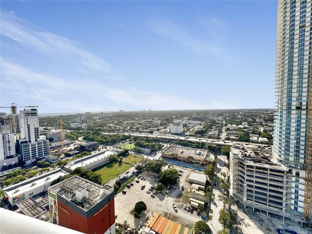 185 SW 7th St 2701, Miami, FL 33130